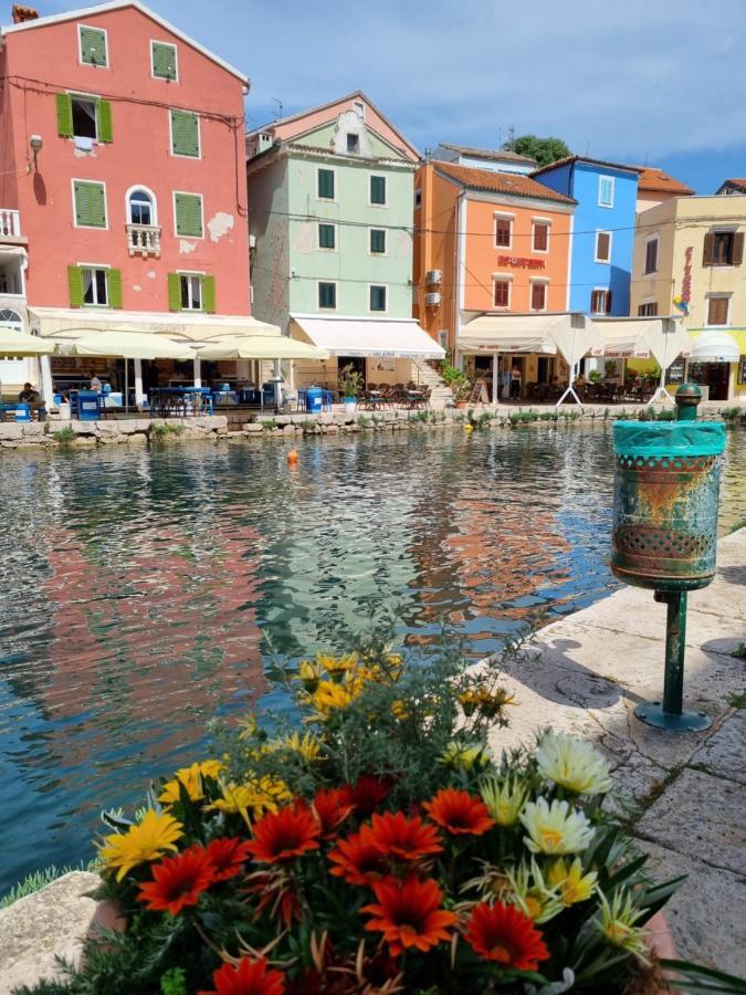 Narcis Central Apartment With Sea & City Views Veli Lošinj Екстериор снимка