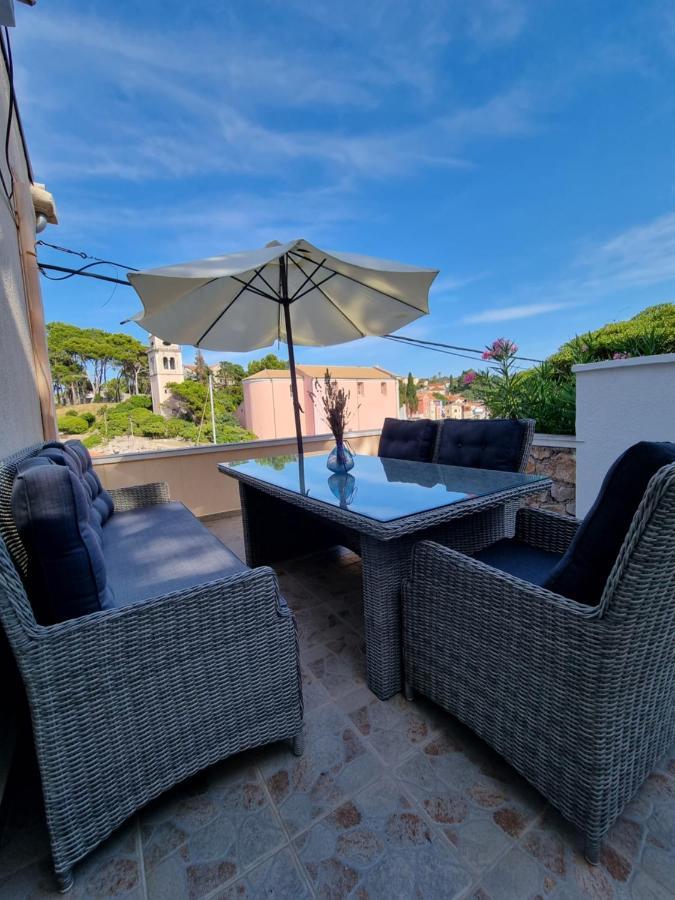 Narcis Central Apartment With Sea & City Views Veli Lošinj Екстериор снимка