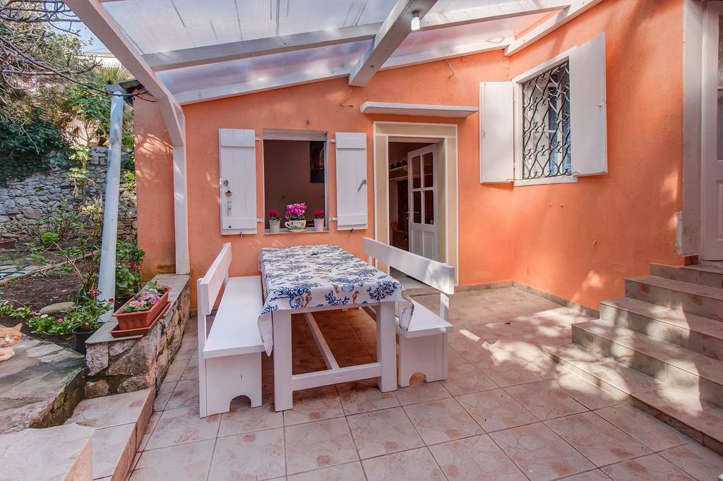 Narcis Central Apartment With Sea & City Views Veli Lošinj Екстериор снимка