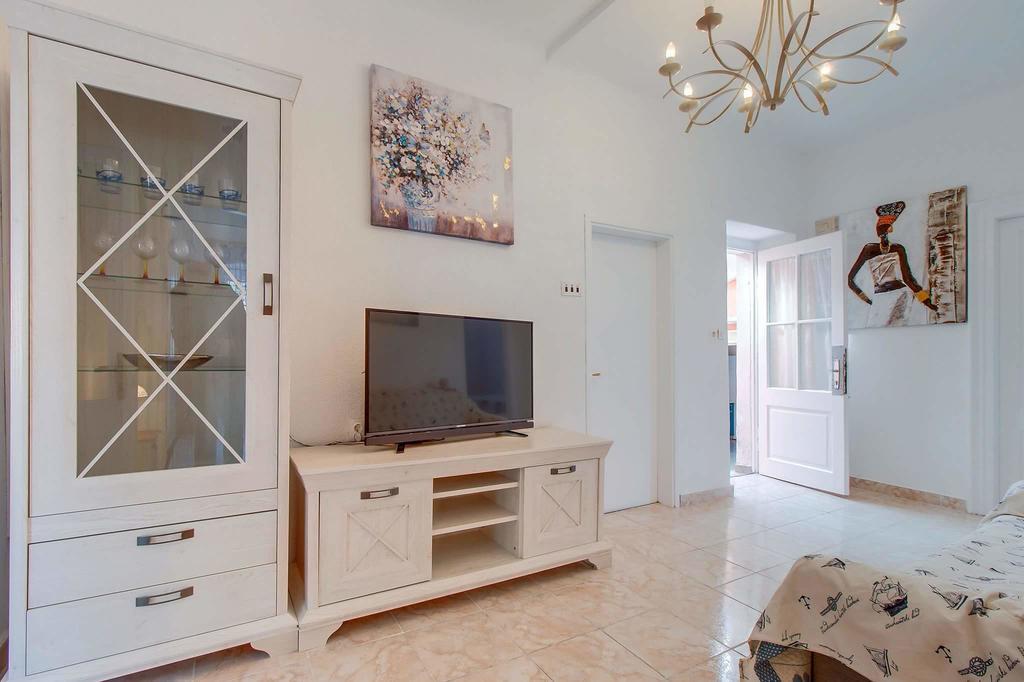 Narcis Central Apartment With Sea & City Views Veli Lošinj Екстериор снимка
