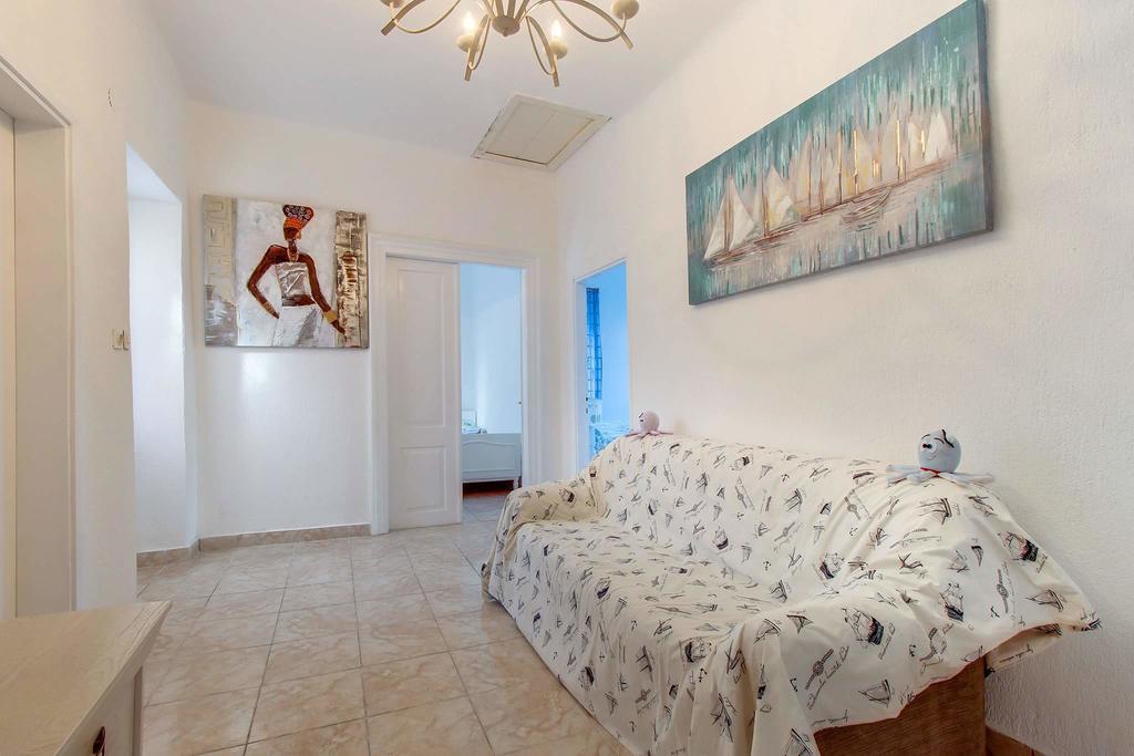Narcis Central Apartment With Sea & City Views Veli Lošinj Екстериор снимка