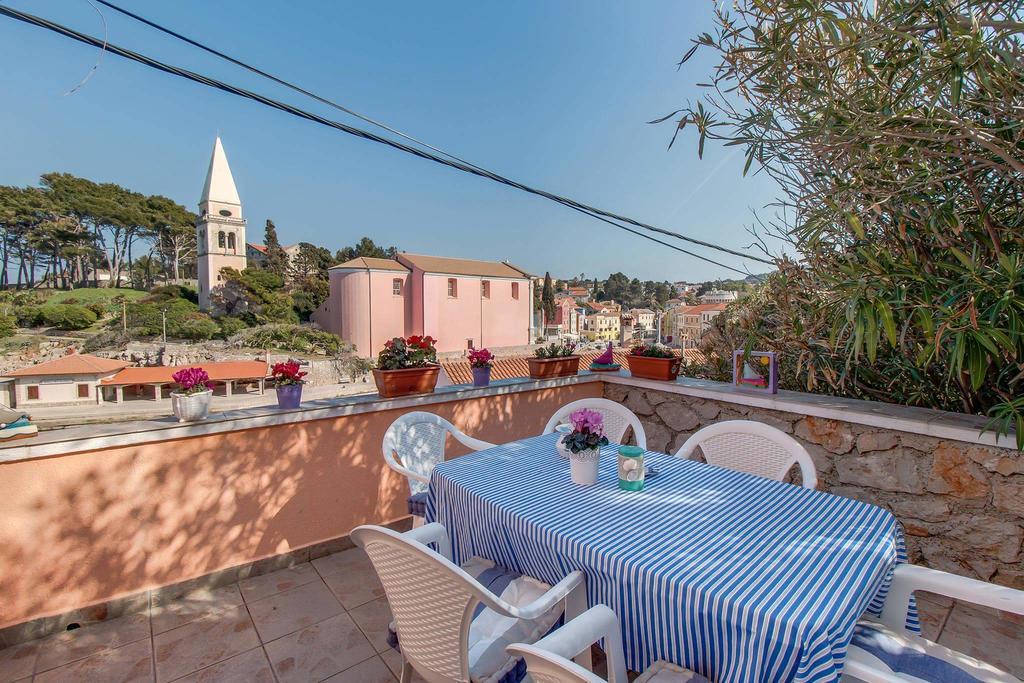 Narcis Central Apartment With Sea & City Views Veli Lošinj Екстериор снимка
