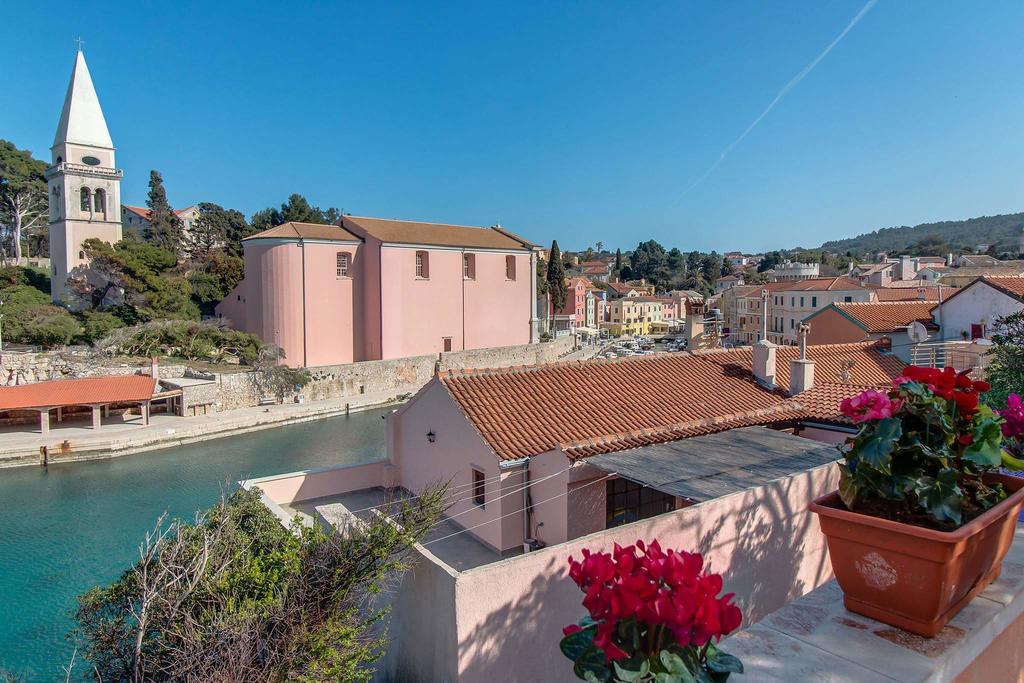 Narcis Central Apartment With Sea & City Views Veli Lošinj Екстериор снимка