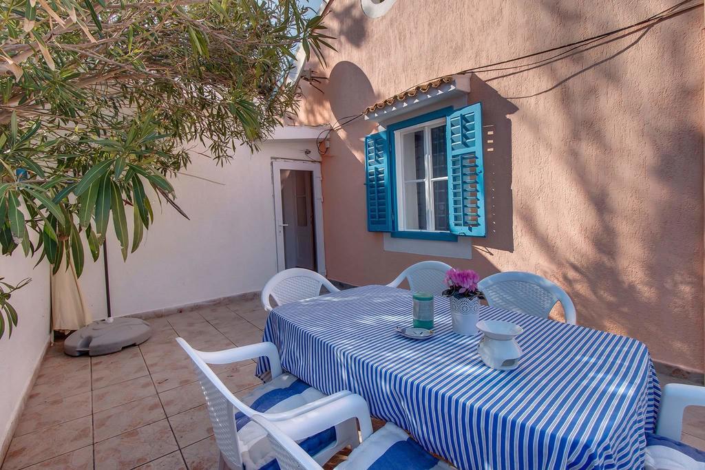 Narcis Central Apartment With Sea & City Views Veli Lošinj Екстериор снимка